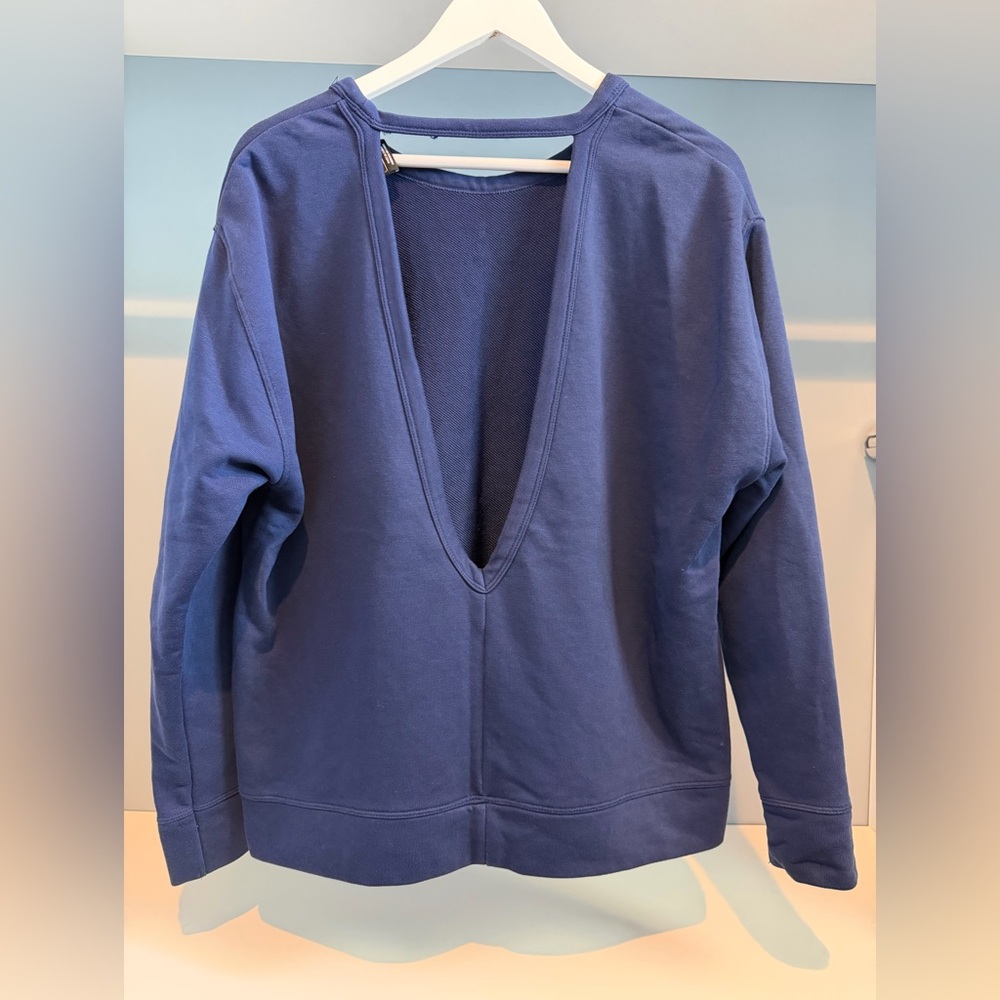 Nike Dri Fit Deep V-Back Pullover Sweatshirt. Large. Blue. Great condition!